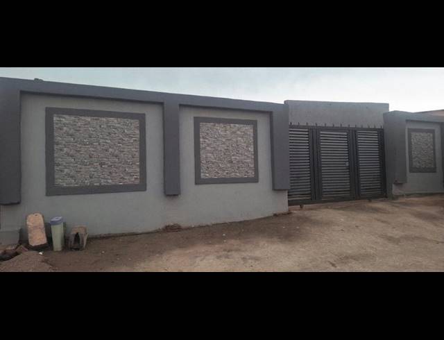 13 BEDROOM HOUSE FOR SALE IN TEMBISA
